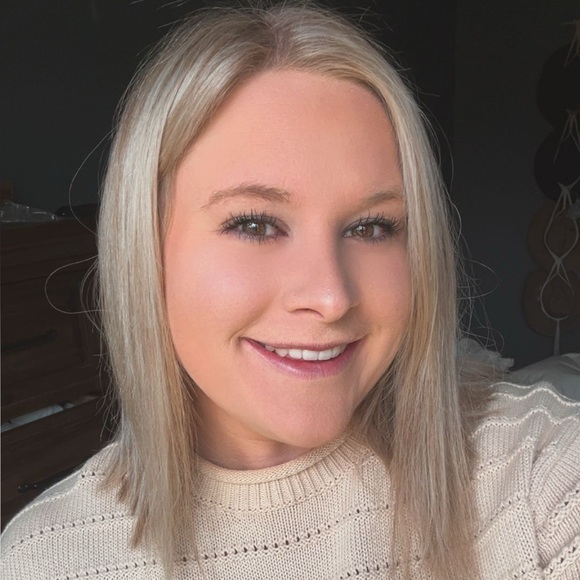 brookelarson22
